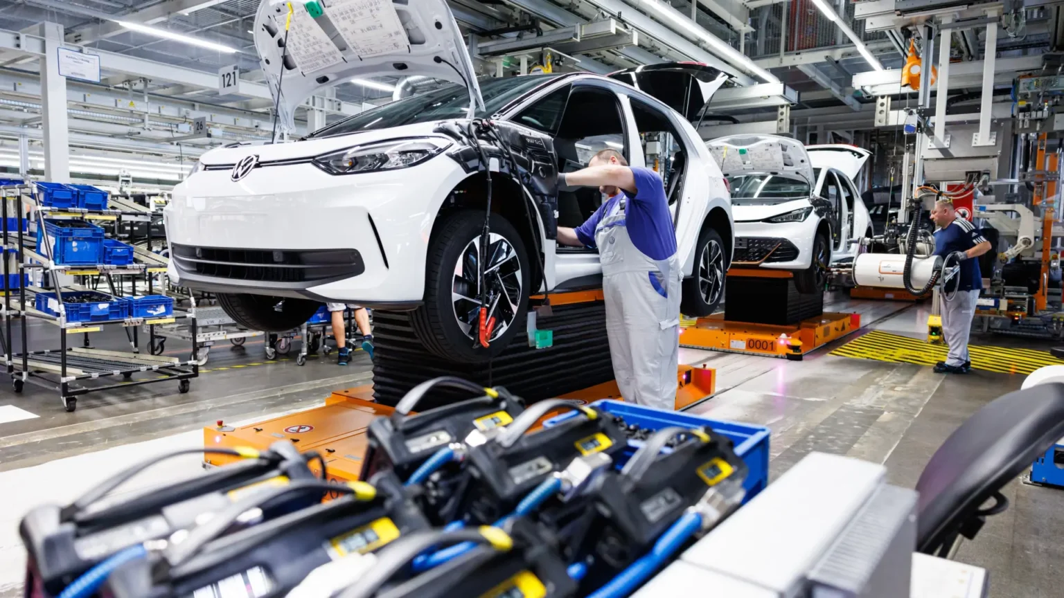 Sector automotriz español enfrenta crisis de absentismo con 5,200 trabajadores ausentes cada día Sector automotriz español enfrenta crisis de absentismo con 5,200 trabajadores ausentes cada día