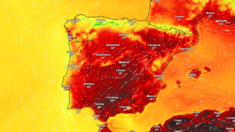 Aemet advierte de posible tercera ola de calor con temperaturas de hasta 44 ºC en España Aemet advierte de posible tercera ola de calor con temperaturas de hasta 44 ºC en España