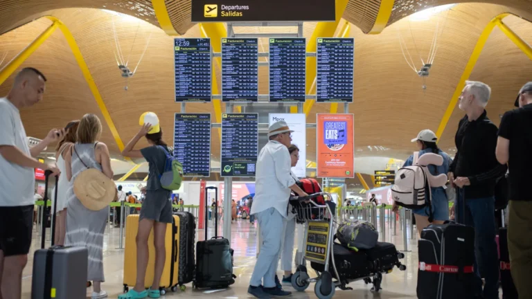 Aena confía a cuatro ingenierías la gestión de reformas aeroportuarias por 200 millones de euros Aena confía a cuatro ingenierías la gestión de reformas aeroportuarias por 200 millones de euros