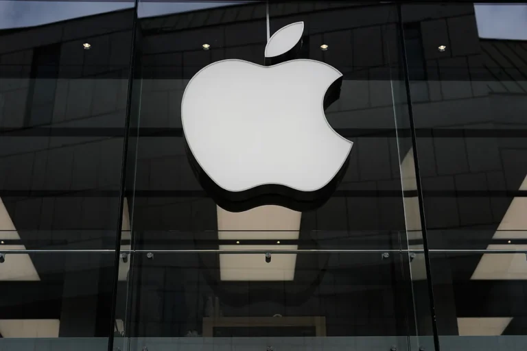 Apple demanda a OpenAI ante tribunal federal por presunto robo de secretos comerciales Apple demanda a OpenAI ante tribunal federal por presunto robo de secretos comerciales