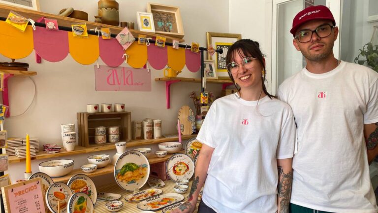 Un taller de cerámica en Málaga convierte la gastronomía local en vajillas artesanales Un taller de cerámica en Málaga convierte la gastronomía local en vajillas artesanales