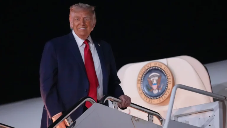 La Casa Blanca cita a cuatro periodistas del New York Times por reportaje sobre fallas de seguridad en Air Force One