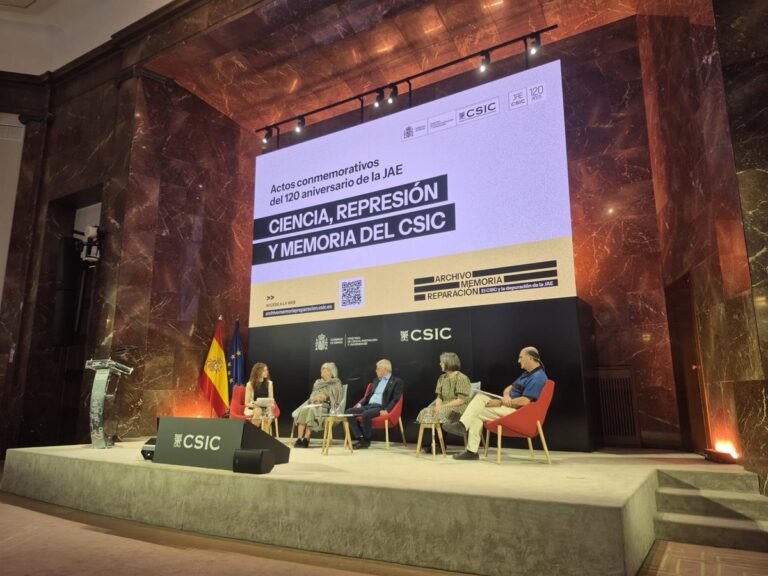 CSIC revisa su memoria histórica y presenta archivo abierto con 500 investigadores depurados durante la dictadura CSIC revisa su memoria histórica y presenta archivo abierto con 500 investigadores depurados durante la dictadura