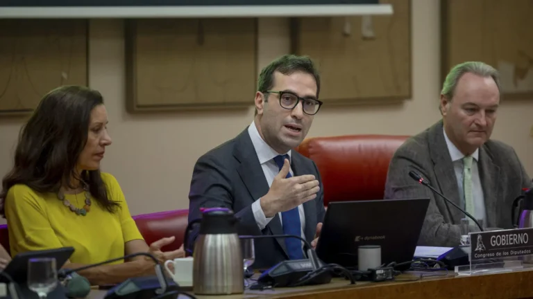 Vicepresidente Cuerpo rechaza vincular aumento de bajas laborales con fraude y critica propuesta de Feijóo Vicepresidente Cuerpo rechaza vincular aumento de bajas laborales con fraude y critica propuesta de Feijóo