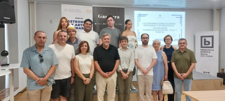 Estudiantes del Grado en Gastronomía de la Universidad de Alicante presentan trabajos de investigación en Dénia Estudiantes del Grado en Gastronomía de la Universidad de Alicante presentan trabajos de investigación en Dénia