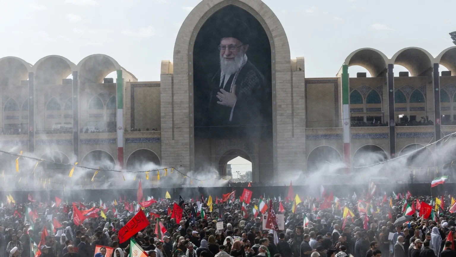Irán promete buscar justicia por la muerte de Alí Jamenei durante multitudinarias ceremonias fúnebres en Teherán Irán promete buscar justicia por la muerte de Alí Jamenei durante multitudinarias ceremonias fúnebres en Teherán