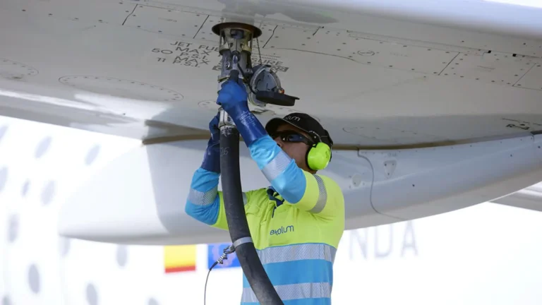 España aprueba metas de biocombustibles que exigirán reemplazar 22% de gasolina y diésel para 2040 España aprueba metas de biocombustibles que exigirán reemplazar 22% de gasolina y diésel para 2040