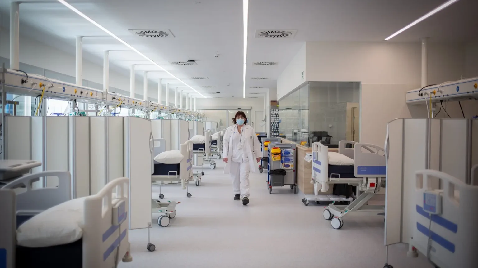 España aprueba ley que permitirá a enfermeras y fisioterapeutas prescribir medicamentos España aprueba ley que permitirá a enfermeras y fisioterapeutas prescribir medicamentos