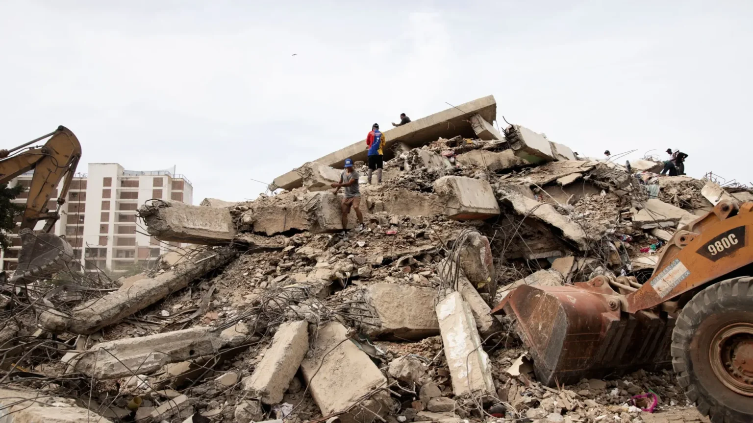 España eleva a 41 los fallecidos en los terremotos de Venezuela ocurridos en junio