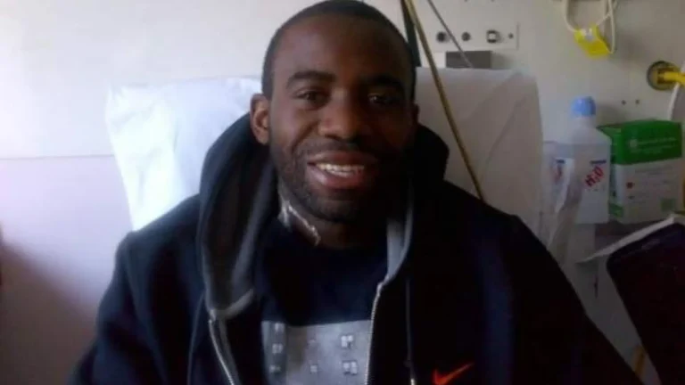 Fabrice Muamba recuerda cómo su corazón estuvo detenido 78 minutos durante un partido hace 14 años Fabrice Muamba recuerda cómo su corazón estuvo detenido 78 minutos durante un partido hace 14 años