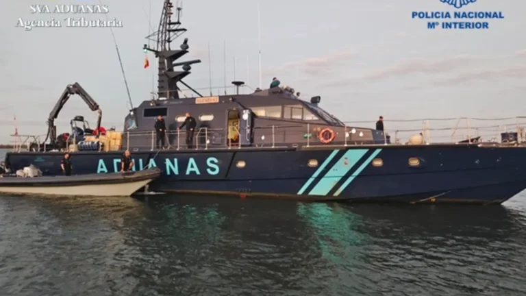 Fiscalía española ordenará acusar de piratería a narcotraficantes que ataquen con lanchas rápidas a agentes Fiscalía española ordenará acusar de piratería a narcotraficantes que ataquen con lanchas rápidas a agentes