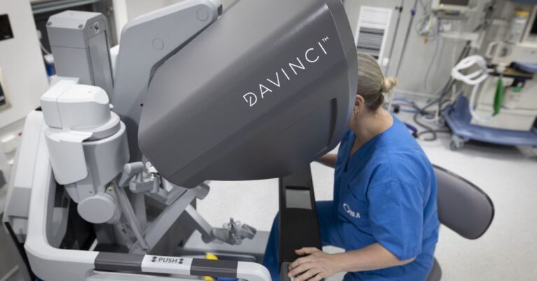 Grupo HLA integra tres nuevos robots de cirugía Da Vinci en hospitales de Andalucía Grupo HLA integra tres nuevos robots de cirugía Da Vinci en hospitales de Andalucía