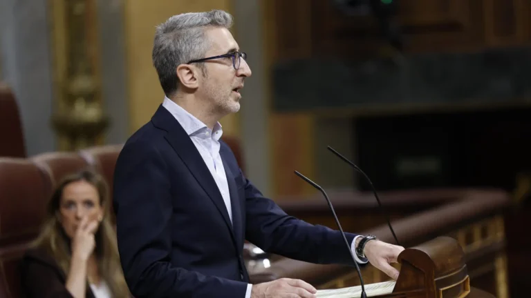 Hacienda confirma que presentará nueva senda de déficit en una semana si el Congreso la rechaza Hacienda confirma que presentará nueva senda de déficit en una semana si el Congreso la rechaza