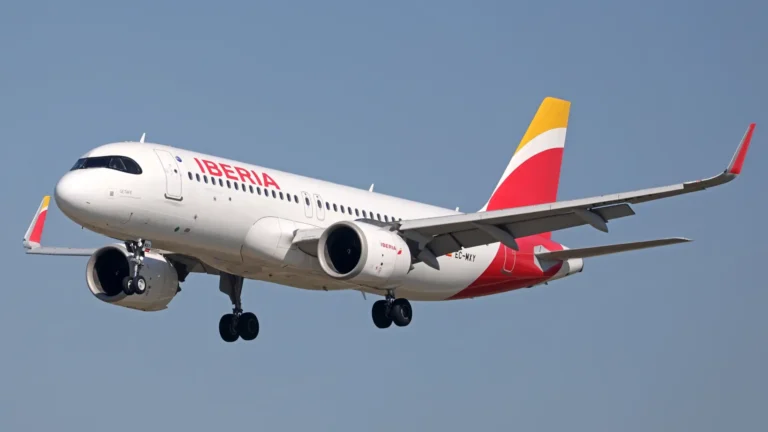 Iberia estrena ruta Madrid-Monterrey y alcanza capacidad récord en México con 820 mil asientos Iberia estrena ruta Madrid-Monterrey y alcanza capacidad récord en México con 820 mil asientos