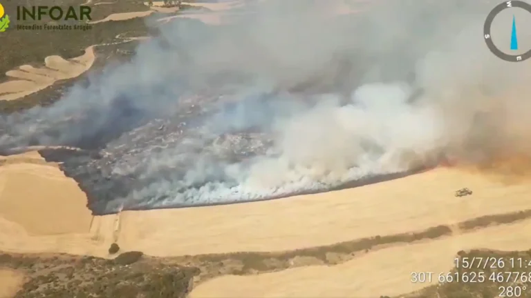 Incendios forestales en España arrasan más de 62,200 hectáreas y obligan a evacuar cinco municipios en Aragón Incendios forestales en España arrasan más de 62,200 hectáreas y obligan a evacuar cinco municipios en Aragón