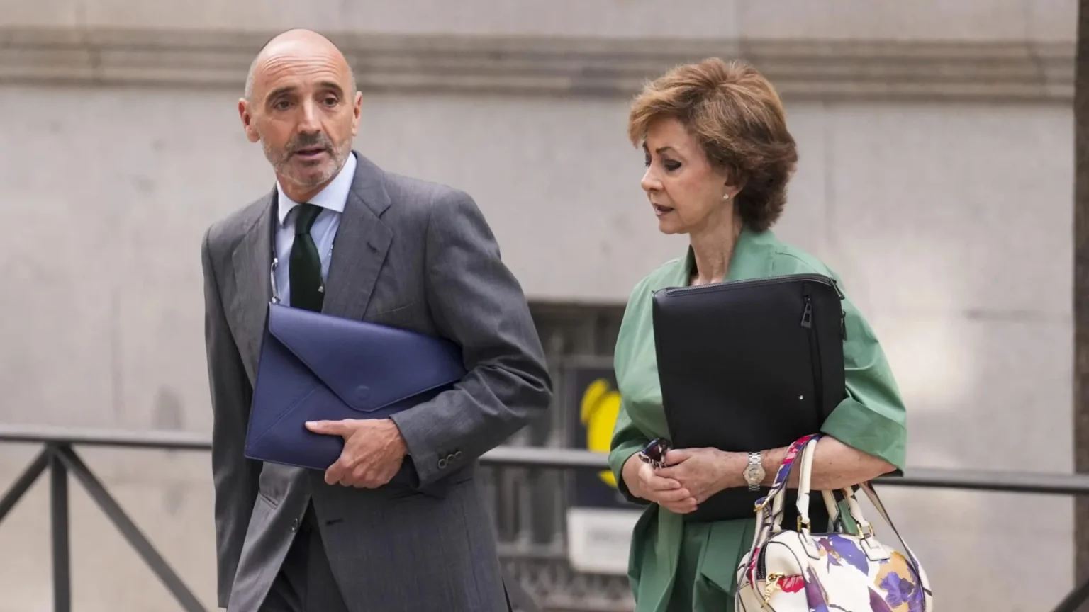 Socio de Zapatero confirma mediación con el Gobierno por rescate de Plus Ultra y pagos ficticios a sus hijas Socio de Zapatero confirma mediación con el Gobierno por rescate de Plus Ultra y pagos ficticios a sus hijas