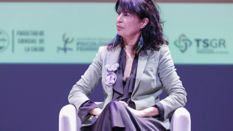 Ministra de Igualdad afirma que hombres y mujeres son 'especies radicalmente distintas' y pide ayudar al género masculino a evolucionar