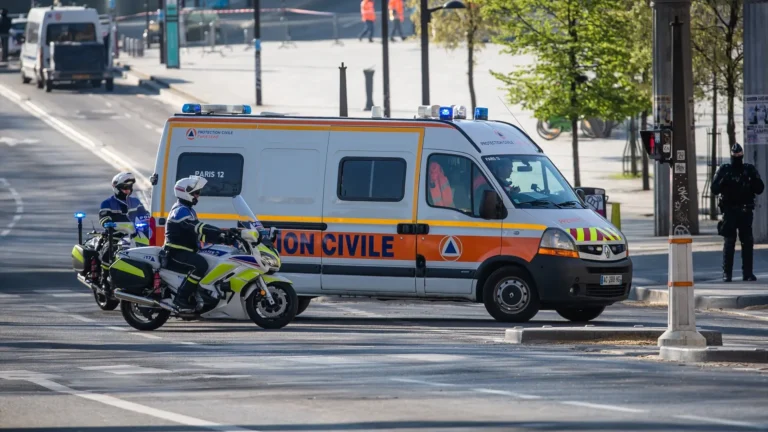 Choque de telecabina con grúa deja 23 heridos en estación de esquí francesa Choque de telecabina con grúa deja 23 heridos en estación de esquí francesa