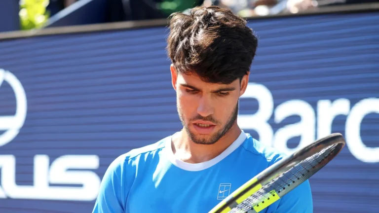 Carlos Alcaraz confirma su baja del Masters 1000 de Cincinnati por lesión en la muñeca derecha Carlos Alcaraz confirma su baja del Masters 1000 de Cincinnati por lesión en la muñeca derecha