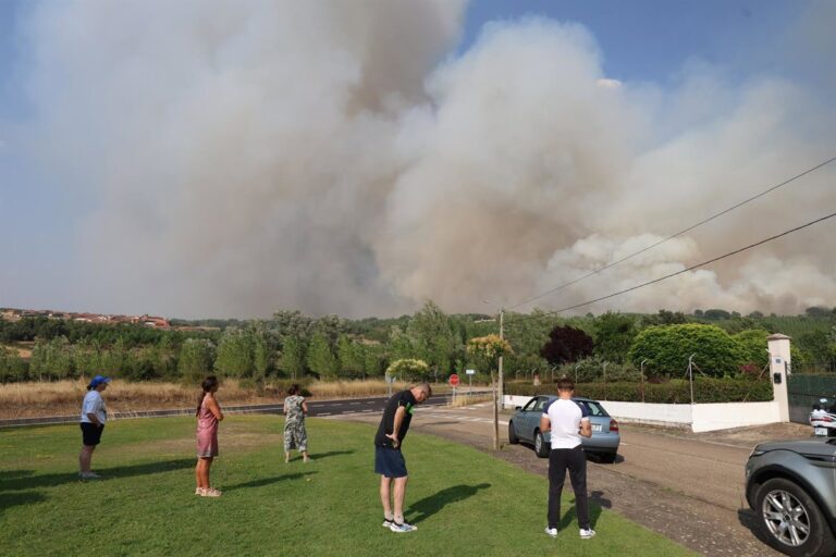 Análisis editorial: ficha sobre incendio en León, España, no cumple criterios para El Mundo MX Análisis editorial: ficha sobre incendio en León, España, no cumple criterios para El Mundo MX