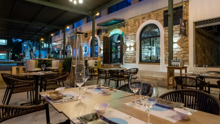 Araboka cumple 10 años como referente gastronómico en Málaga