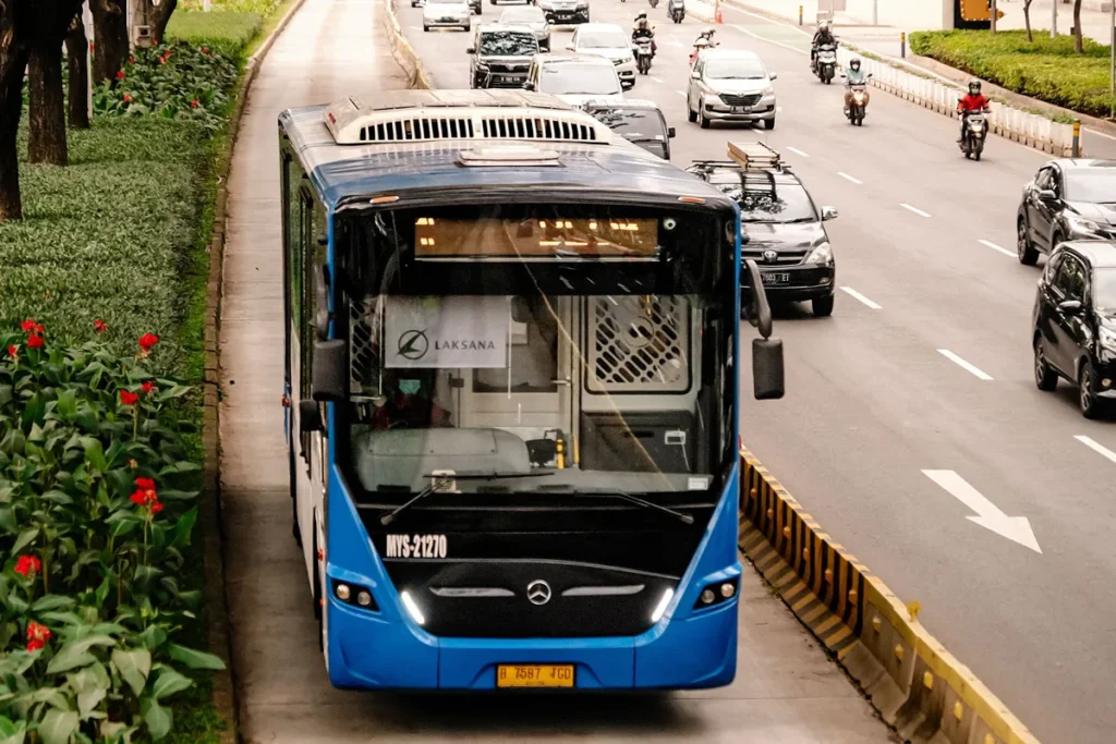 España avanza en la integración de autobuses autónomos con tecnología de inteligencia artificial y conectividad 5G España avanza en la integración de autobuses autónomos con tecnología de inteligencia artificial y conectividad 5G