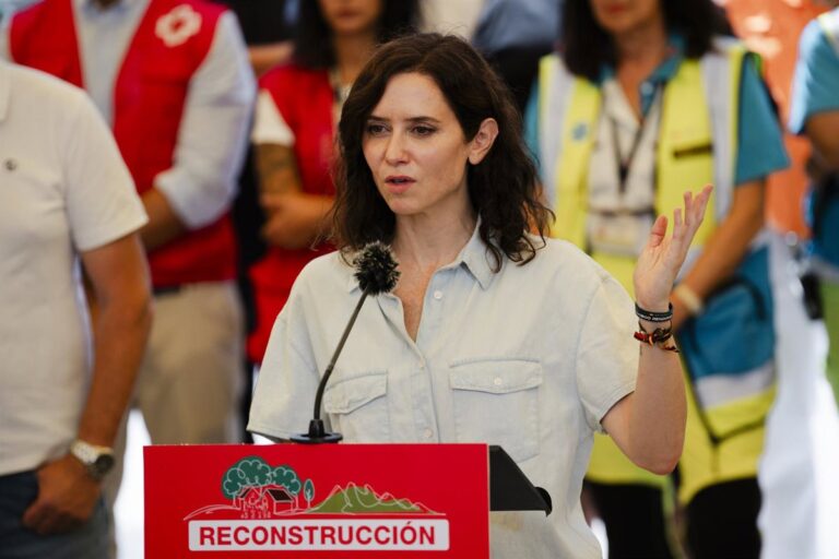 Ayuso afea a la izquierda que no solicite Pleno sobre migración mientras exige activar la Asamblea por otros asuntos Ayuso afea a la izquierda que no solicite Pleno sobre migración mientras exige activar la Asamblea por otros asuntos