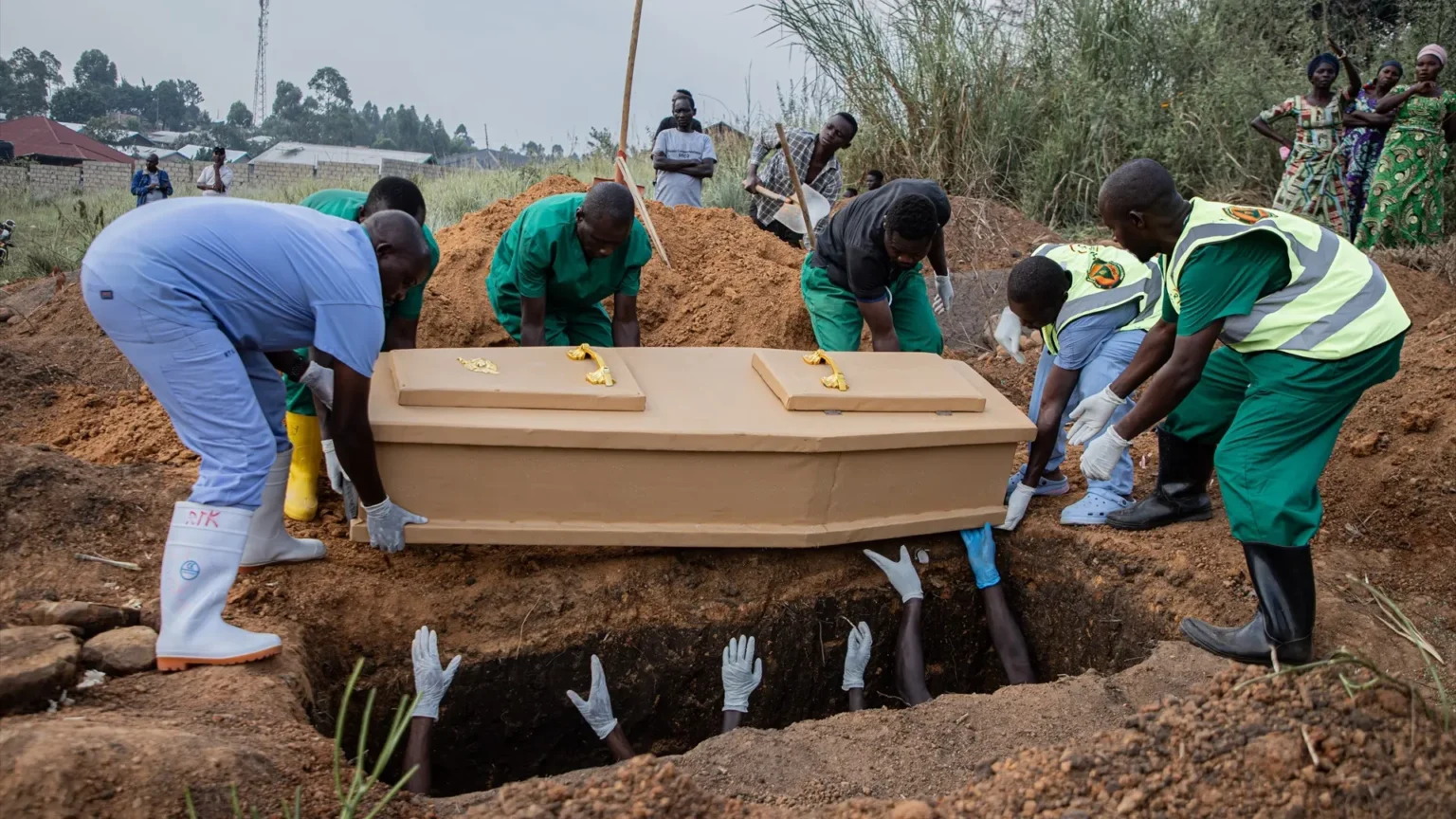 El brote de ébola en República Democrática del Congo supera las 1,600 muertes y se intensifica según la OMS