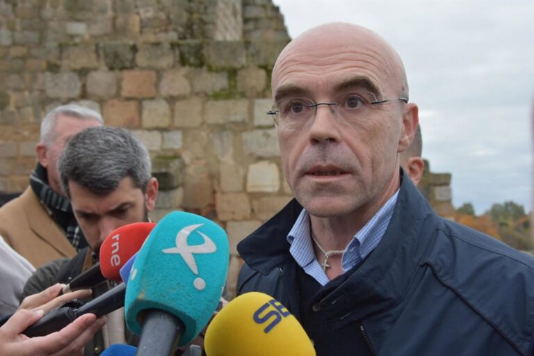 Jorge Buxadé vincula los incendios forestales con las políticas agrícolas de la Unión Europea Jorge Buxadé vincula los incendios forestales con las políticas agrícolas de la Unión Europea