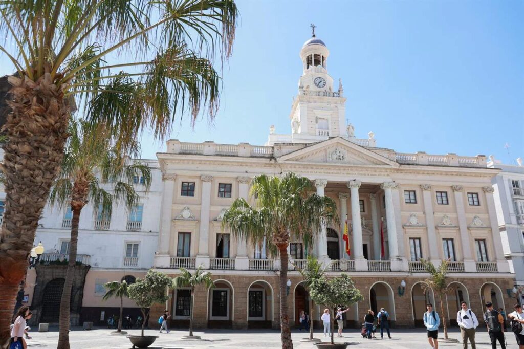 Cádiz y Alberobello fortalecen lazos culturales con gastronomía e historia en festival italiano Cádiz y Alberobello fortalecen lazos culturales con gastronomía e historia en festival italiano