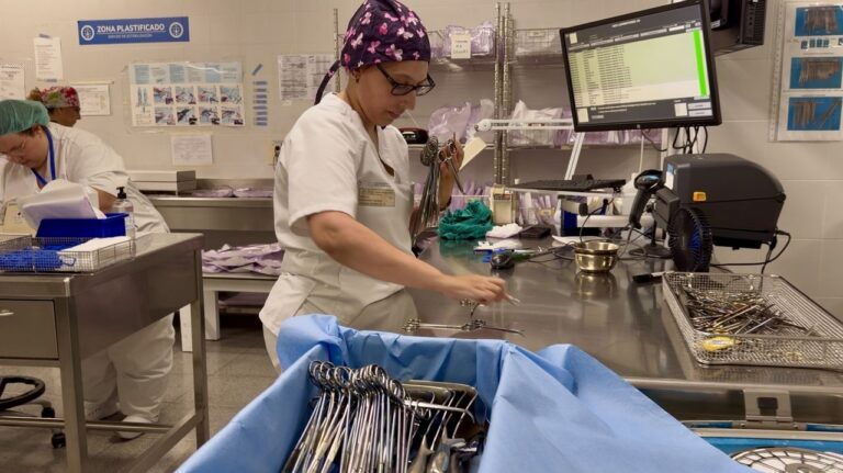 Central de Esterilización del Hospital de Ourense procesa 70,000 entradas anuales de material sanitario con sistema de trazabilidad total Central de Esterilización del Hospital de Ourense procesa 70,000 entradas anuales de material sanitario con sistema de trazabilidad total