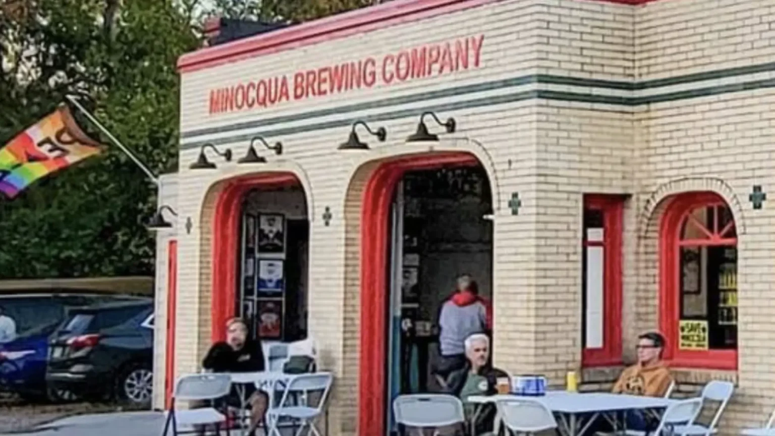 Cervecería de Wisconsin perderá su licencia tras prometer cerveza gratis cuando muriera Donald Trump Cervecería de Wisconsin perderá su licencia tras prometer cerveza gratis cuando muriera Donald Trump