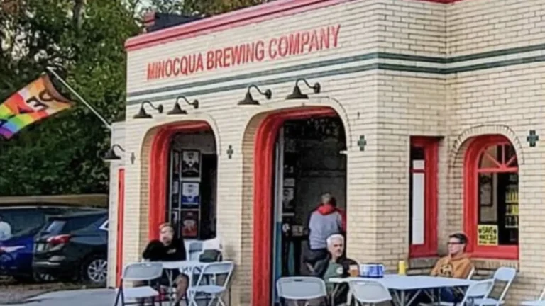 Cervecería de Wisconsin perderá su licencia tras prometer cerveza gratis cuando muriera Donald Trump