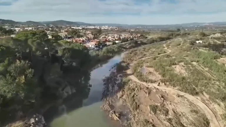 La Guardia Civil de España utiliza 620 drones para vigilar incendios forestales y operaciones de rescate La Guardia Civil de España utiliza 620 drones para vigilar incendios forestales y operaciones de rescate