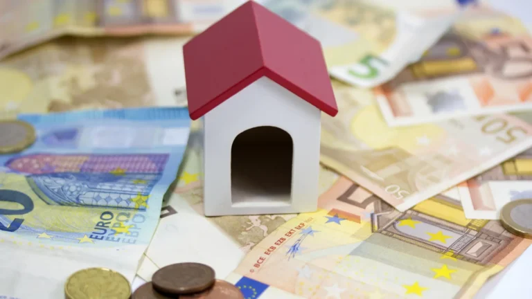 El euríbor rebasa el 3% por primera vez desde 2024 y dispara las cuotas de hipotecas variables El euríbor rebasa el 3% por primera vez desde 2024 y dispara las cuotas de hipotecas variables