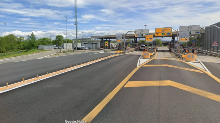 Familia italiana recorre 100 kilómetros con hijo fallecido