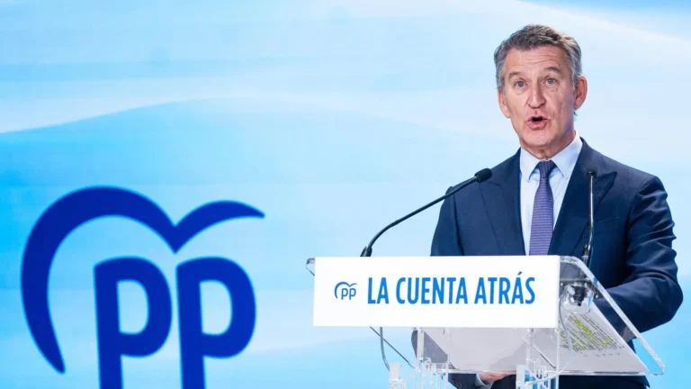 Feijóo promete presentar moción de censura en 48 horas si PNV y Junts muestran ‘algún arrebato de dignidad’ Feijóo promete presentar moción de censura en 48 horas si PNV y Junts muestran 'algún arrebato de dignidad'