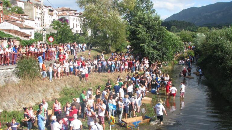 San Hilarión abre tres días de fiestas en Colunga con descenso folklórico del río y gastronomía tradicional San Hilarión abre tres días de fiestas en Colunga con descenso folklórico del río y gastronomía tradicional