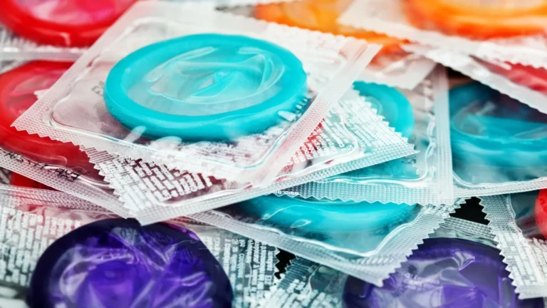 Francia retira del mercado más de 300 mil preservativos defectuosos vendidos en farmacias y en línea Francia retira del mercado más de 300 mil preservativos defectuosos vendidos en farmacias y en línea