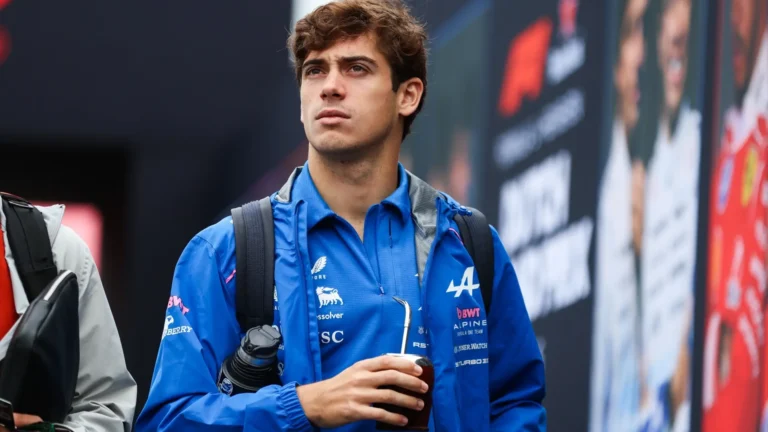 Franco Colapinto extiende su contrato con Alpine hasta 2027 y cierra los rumores sobre Fernando Alonso Franco Colapinto extiende su contrato con Alpine hasta 2027 y cierra los rumores sobre Fernando Alonso