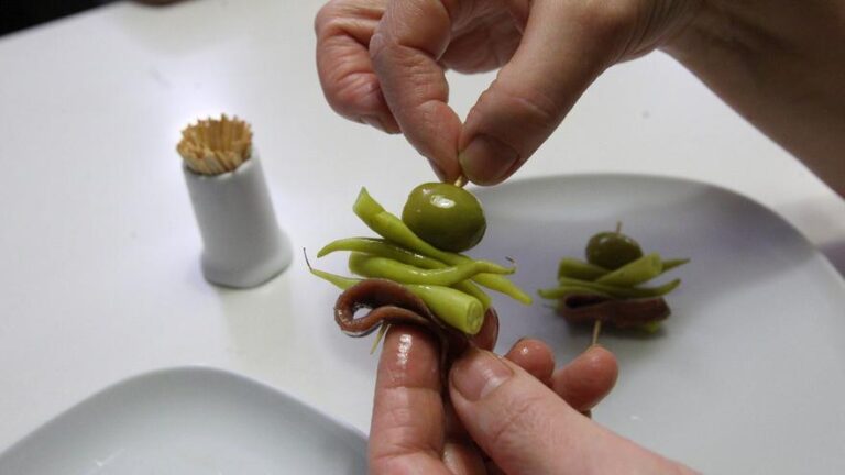 Zarautz lanza Gastro Zarautz para preservar su identidad gastronómica frente al reto multicultural Zarautz lanza Gastro Zarautz para preservar su identidad gastronómica frente al reto multicultural