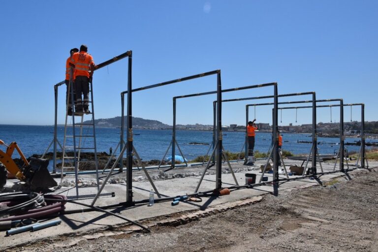 Gobierno español instala duchas y baños de emergencia en zonas con mayor presencia de migrantes en Ceuta Gobierno español instala duchas y baños de emergencia en zonas con mayor presencia de migrantes en Ceuta