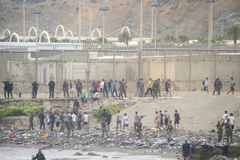 Asociaciones de jueces y fiscales reclaman política migratoria integral tras crisis en Ceuta Asociaciones de jueces y fiscales reclaman política migratoria integral tras crisis en Ceuta