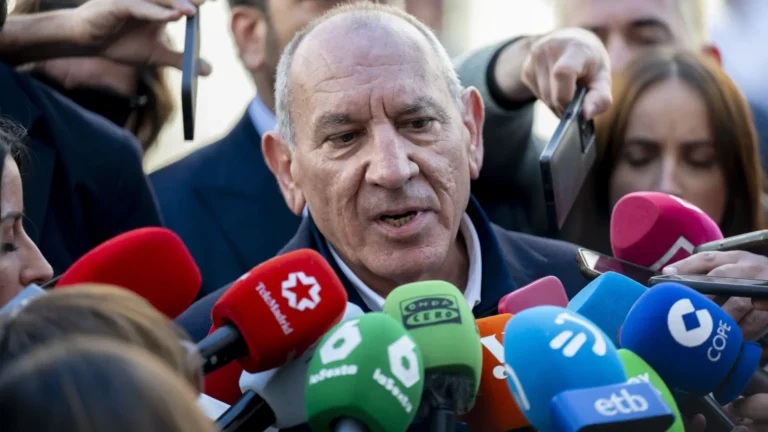 Juez rechaza intervenir móvil de la denunciante en investigación contra exDirector de Policía por presunta agresión sexual Juez rechaza intervenir móvil de la denunciante en investigación contra exDirector de Policía por presunta agresión sexual