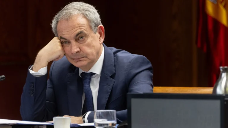 Juez de la Audiencia Nacional rectifica y acepta revisar recurso de Zapatero para anular actuaciones judiciales Juez de la Audiencia Nacional rectifica y acepta revisar recurso de Zapatero para anular actuaciones judiciales