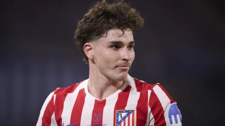 Julián Álvarez regresa a la disciplina del Atlético de Madrid con su futuro todavía incierto Julián Álvarez regresa a la disciplina del Atlético de Madrid con su futuro todavía incierto