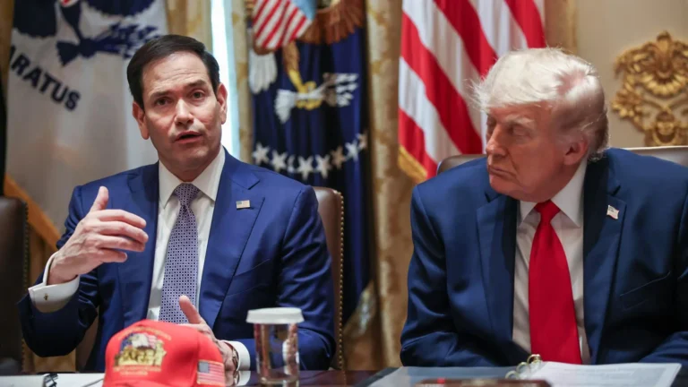 Justicia federal de Estados Unidos anula prohibición de visados impulsada por Trump que afectaba a 75 países Justicia federal de Estados Unidos anula prohibición de visados impulsada por Trump que afectaba a 75 países