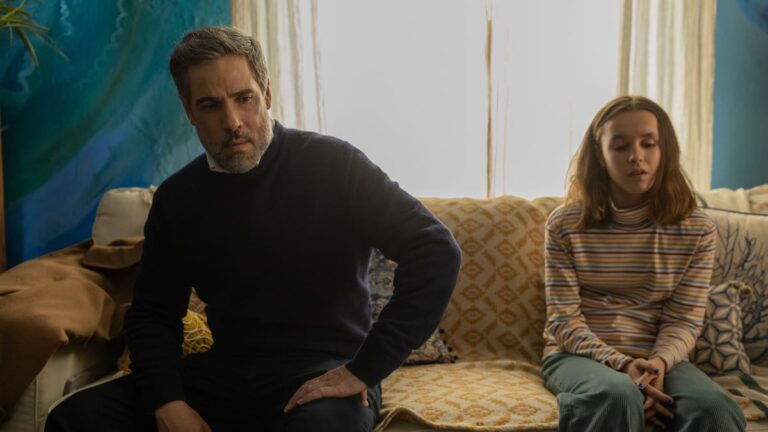 La ventana abierta: el thriller español que critica las relaciones por internet y gana premios La ventana abierta: el thriller español que critica las relaciones por internet y gana premios