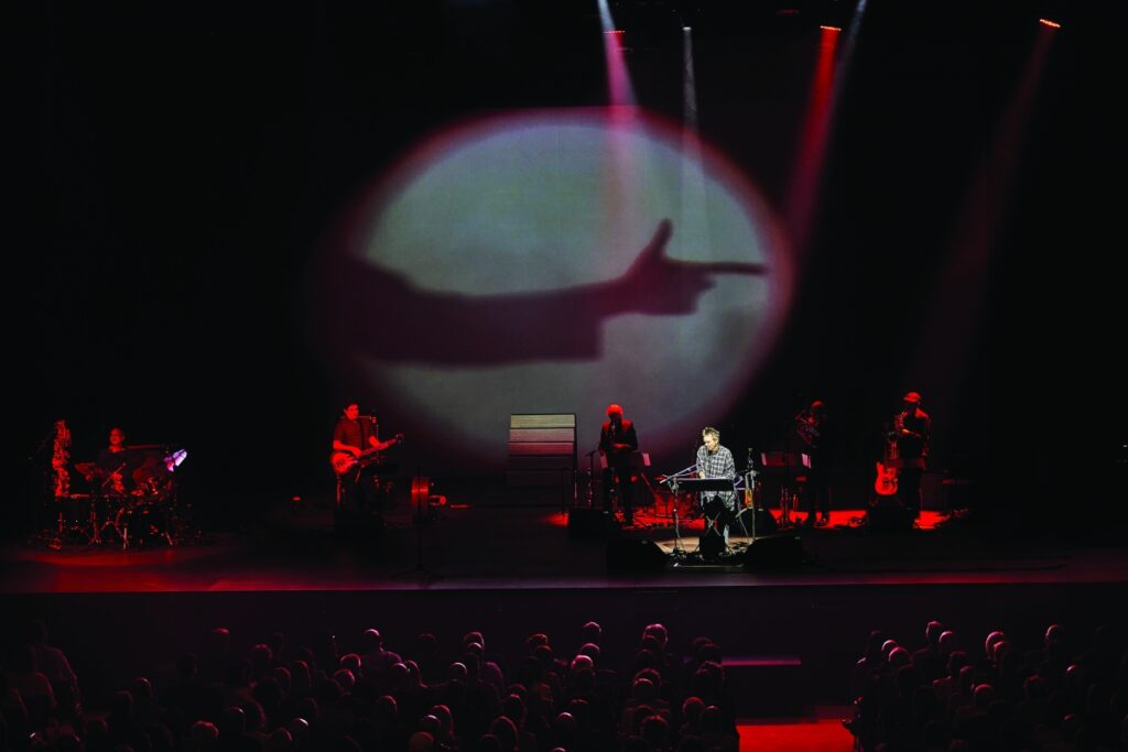 Laurie Anderson lanza Let X=X, el álbum que anticipó la dependencia tecnológica actual Laurie Anderson lanza Let X=X, el álbum que anticipó la dependencia tecnológica actual