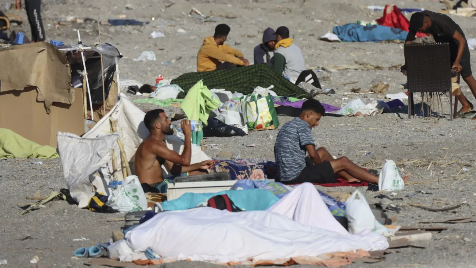 Ceuta registra más de 600 atenciones sanitarias a migrantes en 48 horas mientras Sanidad convoca reunión urgente Ceuta registra más de 600 atenciones sanitarias a migrantes en 48 horas mientras Sanidad convoca reunión urgente